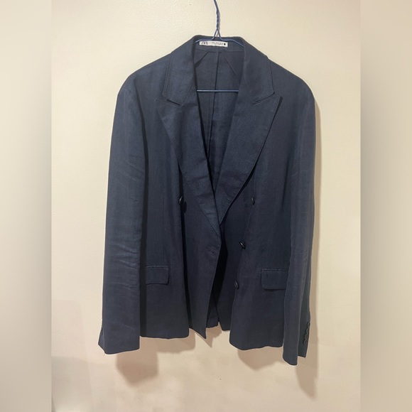 Zara men’s 40 size.. doesn’t fit me anymore that’s why needs it to go - Picture 2 of 3